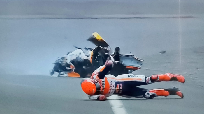 h3-marquez-tersungkur-pemanasan-motogp-mandalika-2022.jpg