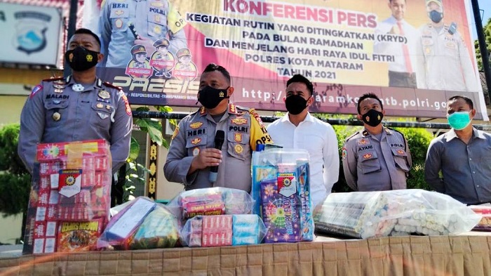 Polresta Mataram Sita 1.619 Kotak Petasan dan 48 Motor Balap Liar, 25 Remaja Dikurung