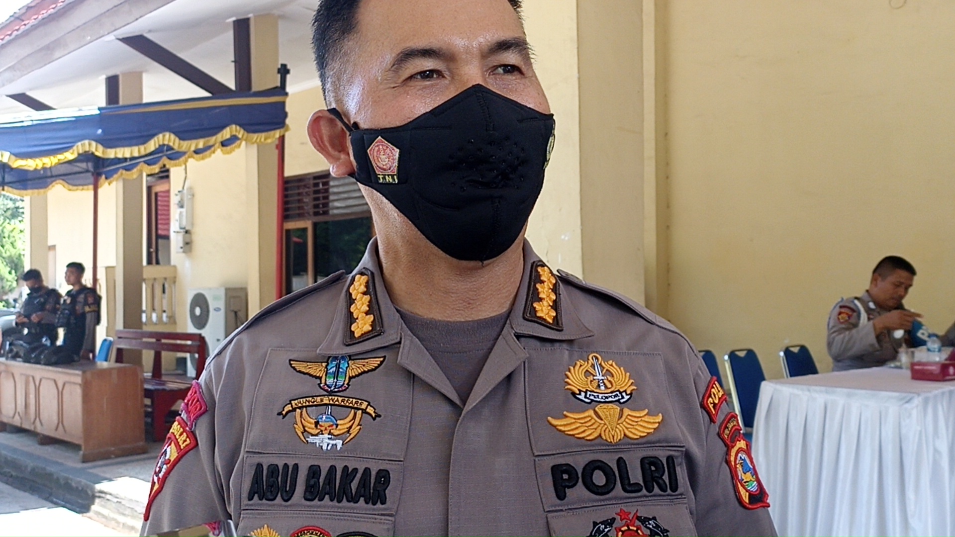 karo-ops-polda-ntb-kombes-pol-abu-bakar-tertusi-saat-menjelaskan-po.jpg