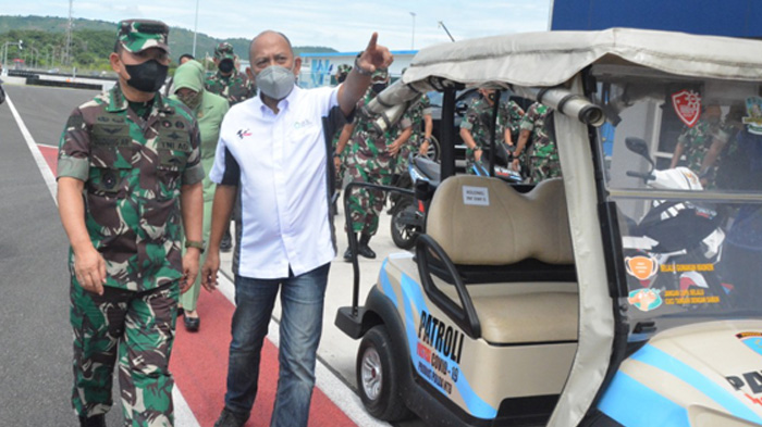 kepala-staf-tni-ad-kasad-jenderal-tni-dudung-abdurrahman-meninjau-sirkuit-mandalika-1.jpg