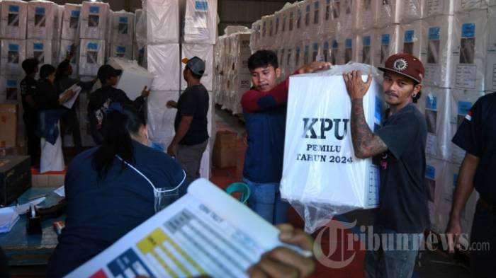 kpu-kabupaten-malang-mulai-distribusikan-logistik-pemilu_20240209_140830.jpg