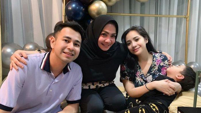 mama-rieta-bersama-raffi-ahmad-dan-nagita-slavin.jpg
