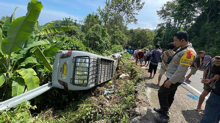 minibus-terguling-sajang-sembalun.jpg