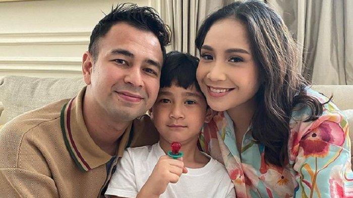 nagita-slavina-dan-raffi-ahmad-bersama-rafathar.jpg