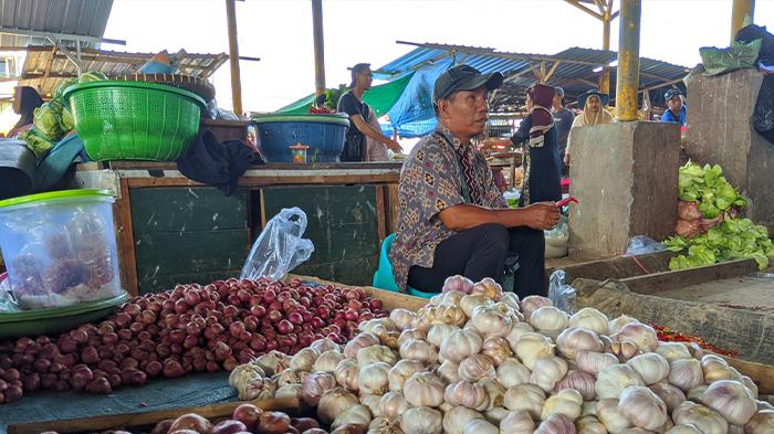 nuryadin-pedagang-kebon-roek-bawang-cabai.jpg