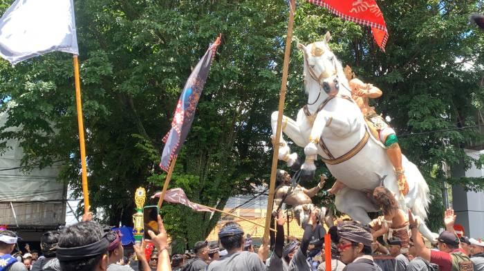 105 Ogoh-ogoh Pawai di Kota Mataram