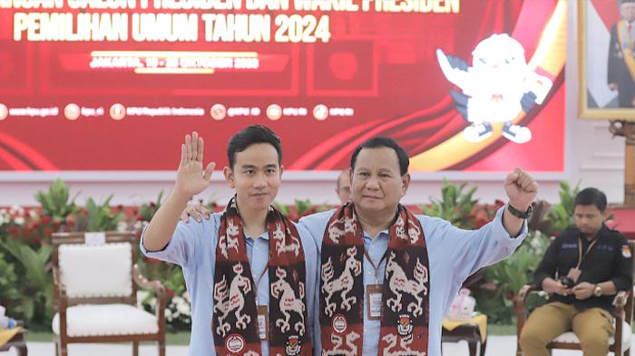 prabowo-dan-gibran-resmi-mendaftar-ke-kpu_20231025_134759.jpg