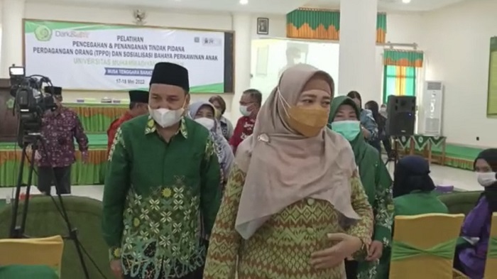 Wagub NTB: Mahasiswa KKN Jangan Hanya Buat Tugu, tapi Harus Mampu Jawab Persoalan Krusial Masyarakat