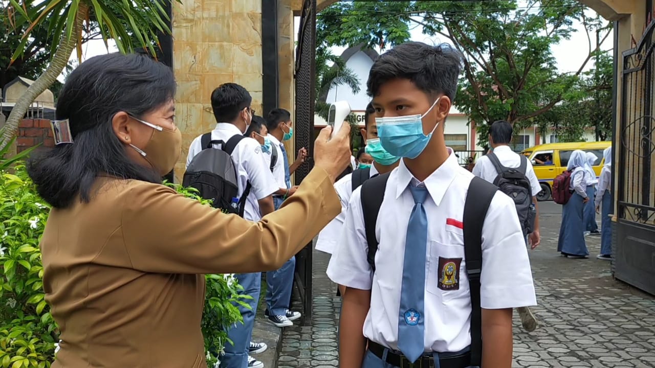 suasana-hari-pertama-pembukaan-belajar-mengajar-secara-tatap-muka.jpg