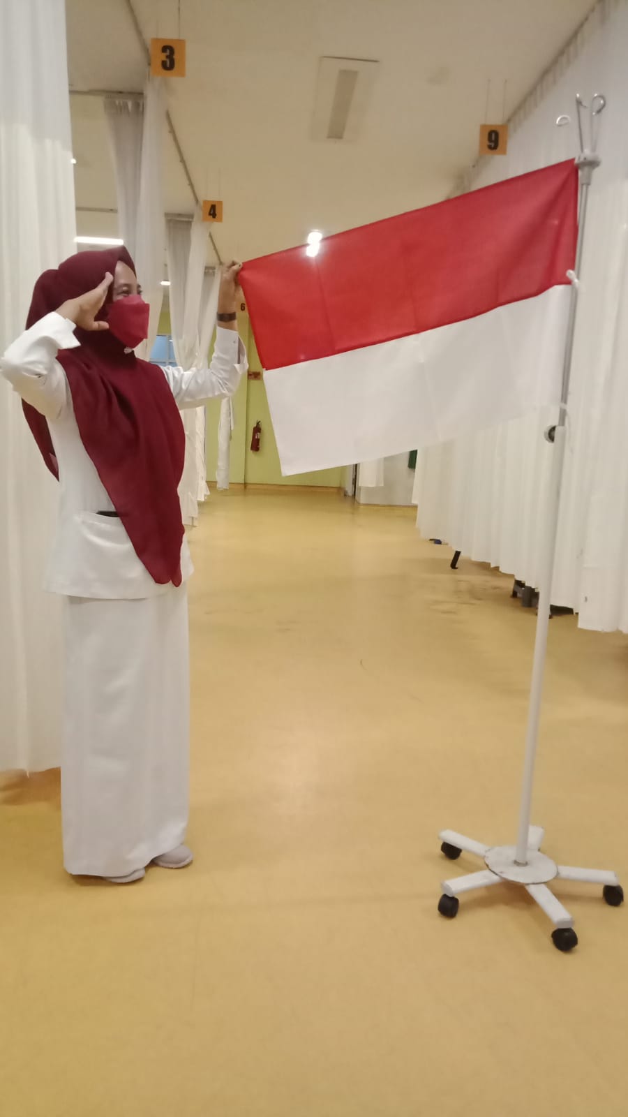 upacara-bendera-para-nakes-di-ruang-igd-rs-ggg.jpg