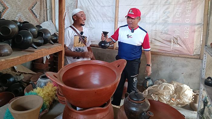 wayan-karioka-gerabah-banyumulek.jpg