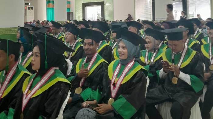 Universitas Muhammadiyah Mataram Gelar Wisuda ke-60 dengan Tema "Create Leader for Better Future"