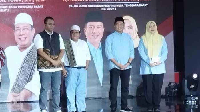zul-uhel-iqbal-dinda-panggung-1jpg.jpg