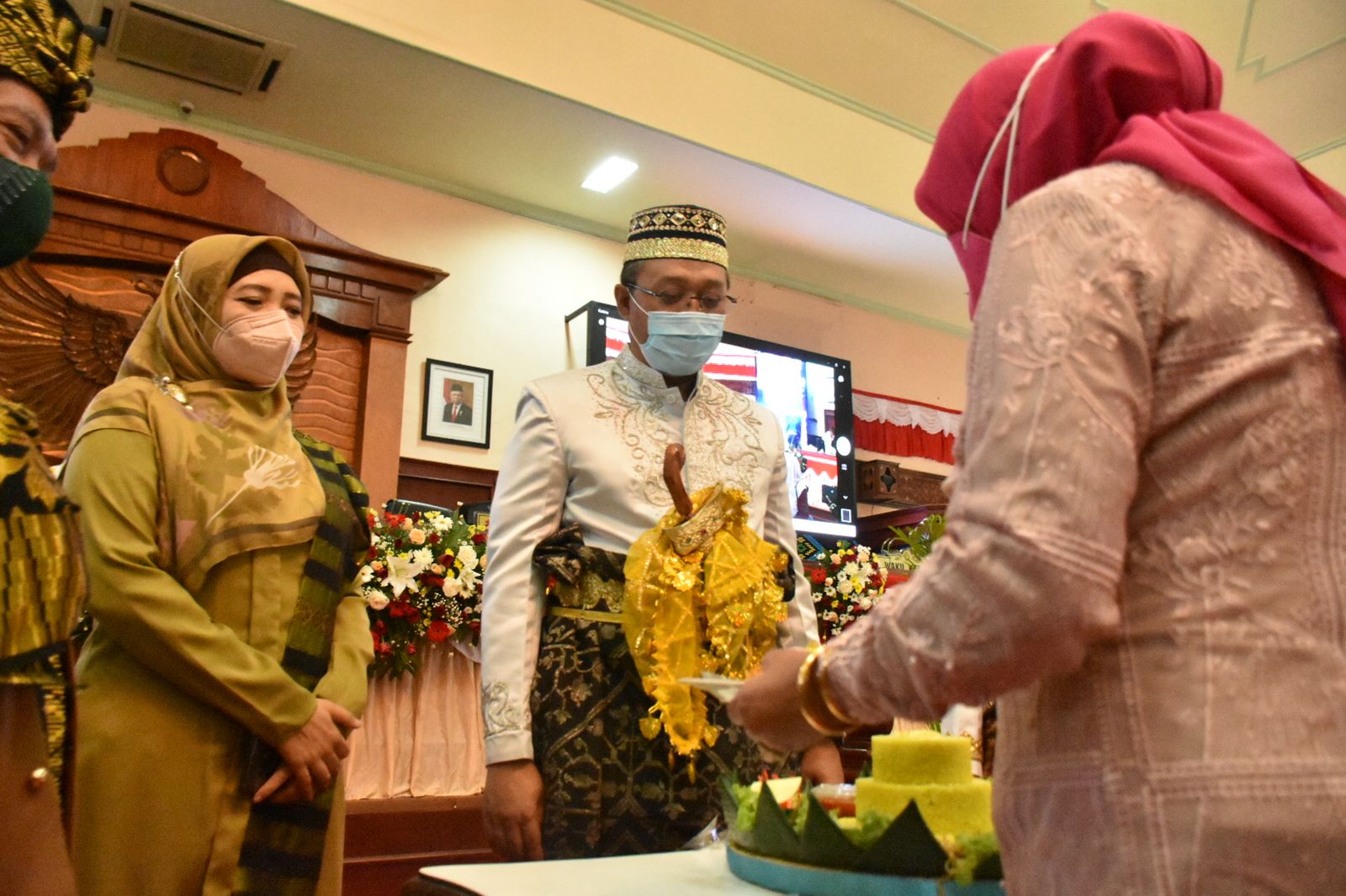 SD di Kota Bima Wajibkan Siswa Pakai Baju Adat Sekali Sepekan, Orang Tua Mengeluh Harganya Mahal