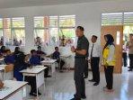Agus-Harimurti-Yudhoyono-saat-meninjau-sekolah-rakyat-di-NTB.jpg