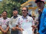 Aliansi-Mahasiswa-UGR-Menggugat-menggelar-aksi-di-hari-Tani.jpg
