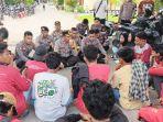 Atribut-dan-Benderanya-Dirusak-saat-Demo-Mahasiswa-LMND-Datangi-Polres-Bima-Kota.jpg