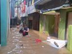 Banjir-masih-melanda-kawasan-Jalan-Kebon.jpg
