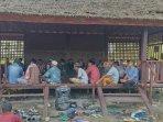 Calon-wakil-Bupati-Lombok-Tengah-HM-Nursiah-menyapa-masyarakat-Desa-Muncan-Kecamatan-Kopang.jpg