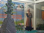 Camat-Kecamatan-Praya-Baiq-Murniati-saat-memberi-sambutan-dalam-kegiatan-Seleksi-Tilawatil-Quran.jpg