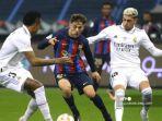 Gelandang-Spanyol-Barcelona-Gavi-bersaing-dengan-gelandang-Real-Madrid-Uruguay-Federico-Valverde.jpg