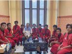 Gubernur-Nusa-Tenggara-Barat-saat-mengunjungi-10-aktivis-mahasiswa-Kecamatan-Monta.jpg