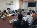 Hearing-Asosiasi-Kecimol-se-NTB-AK-NTB-di-Ruang-Rapat-Komisi-II-DPRD-Lombok-Tengah.jpg