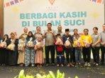 Hotel-Aruna-Senggigi-Lombok-Berbagi-takjil1.jpg