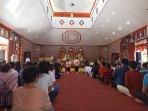 Ibadah-umat-Budha-Mataram.jpg