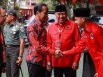 Jokowi-dan-Ganjar-Pranowo-salaman.jpg