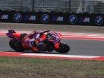 Jorge-Martin-saat-melintasi-tikungan-16-dalam-sesi-kualifikasi-2-MotoGP-Indonesia.jpg
