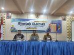 Kadis-Julmansyah-tengah-saat-memberikan-materi-Bimtek-ELIPSKI.jpg