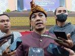 Ketua-DPRD-Lombok-Tengah-Lalu-Ramdan-ditemui-awak-media.jpg