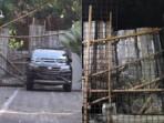 Kondisi-blokade-jalan-Sinar-Mas-VII-RT-12-RW-1.jpg