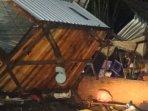 Kondisi-rumah-yang-terdampak-angin-puting-beliung-di-Sumbawa.jpg