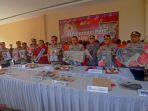 Konfrensi-Pers-di-Polda-NTB-terkait-pengungkapan-31.jpg