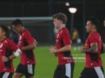 Latihan-Timnas-Jelang-Melawan-Arab-Saudi_20251004_212442__2_jpg.jpg