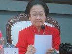 Megawati-menahan-tangis.jpg