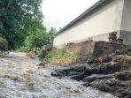Was-was Hadapi Banjir, Warga di Lingkungan Pamotan Mataram Adakan Ronda