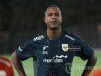 Patrick-Kluivert-Jelang-Melawan-Arab-Saudi_20251004_212549.jpg