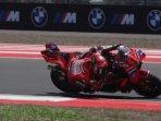Pembalap-Ducati-Franceco-Bagnaia-saat-melintasi-tikungan-16.jpg