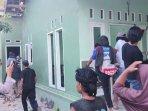 Pengerusakan-rumah-Brigadir-Riska.jpg