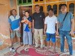 Pordasi-bersama-Pemda-Dompu-saat-mengunjungi-keluarga-korban-joki-cilik-berinisial-P.jpg