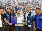 Serah-terima-surat-tugas-DPD-Demokrat-untuk-Nurhidayah-2024.jpg