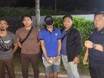 Terdakwa-SH-yang-kabur-usai-persidangan-saat-menyerahkan-diri-ke-Lapas-Kelas-IIA-Kuripan.jpg