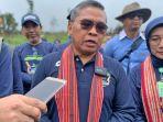 Wamen-LHK-Alue-Dohong-Puji-Aksi-Peduli-Lingkungan-Bombar-Group-yang-Viral-di-Lombok-Timur.jpg