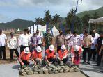 acara-peletakan-batu-pertama-pembangunan-hotel-di-pantai-mekaki-kecama.jpg