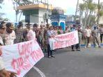 demo-pt-amgm-giri-menang-wabup-lombok-barat.jpg