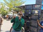 demonstrasi-di-Polres-Lombok-Tengah-Amaq-Sinta.jpg