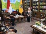 ganjar-pranowo-dan-najirah.jpg